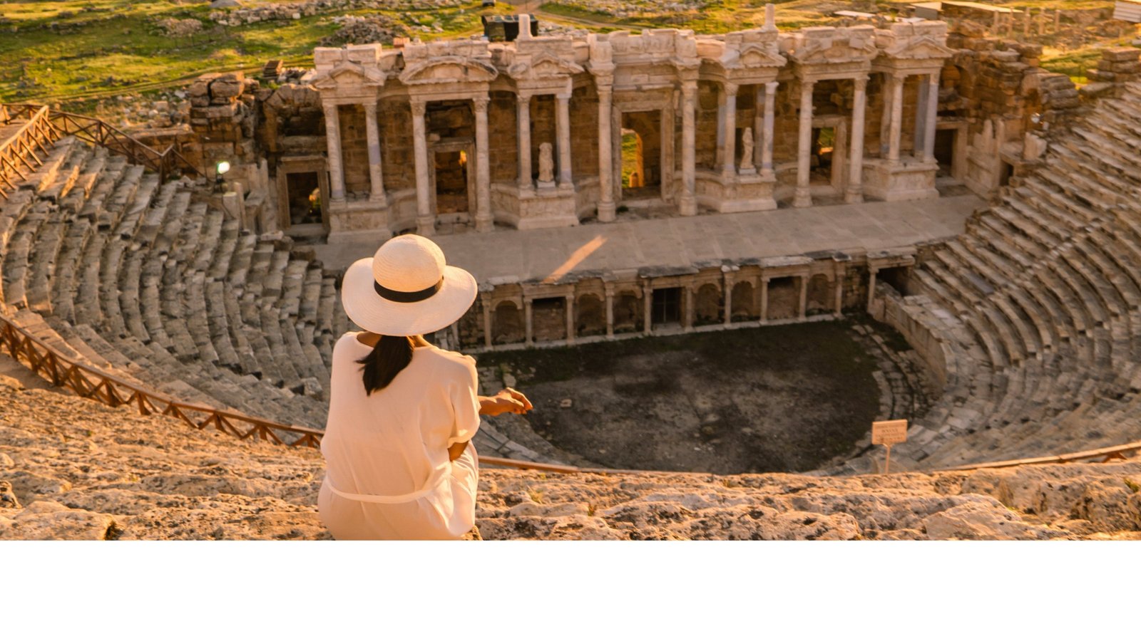 Pamukkale＆Hierapolis：「コットンキャッスル」と聖なる古代都市を巡る旅