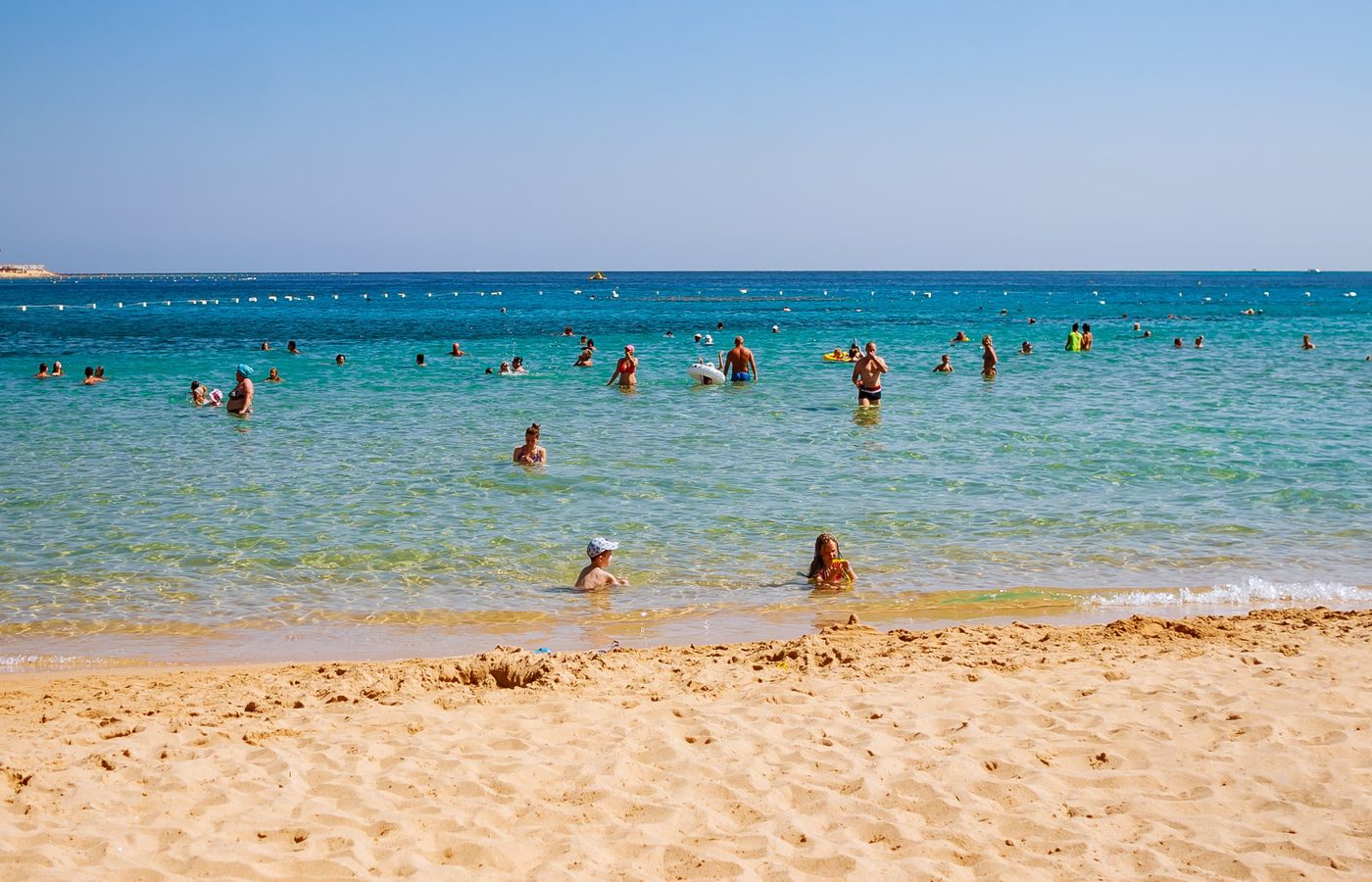 1. スマートに到着：空港からリゾートへ