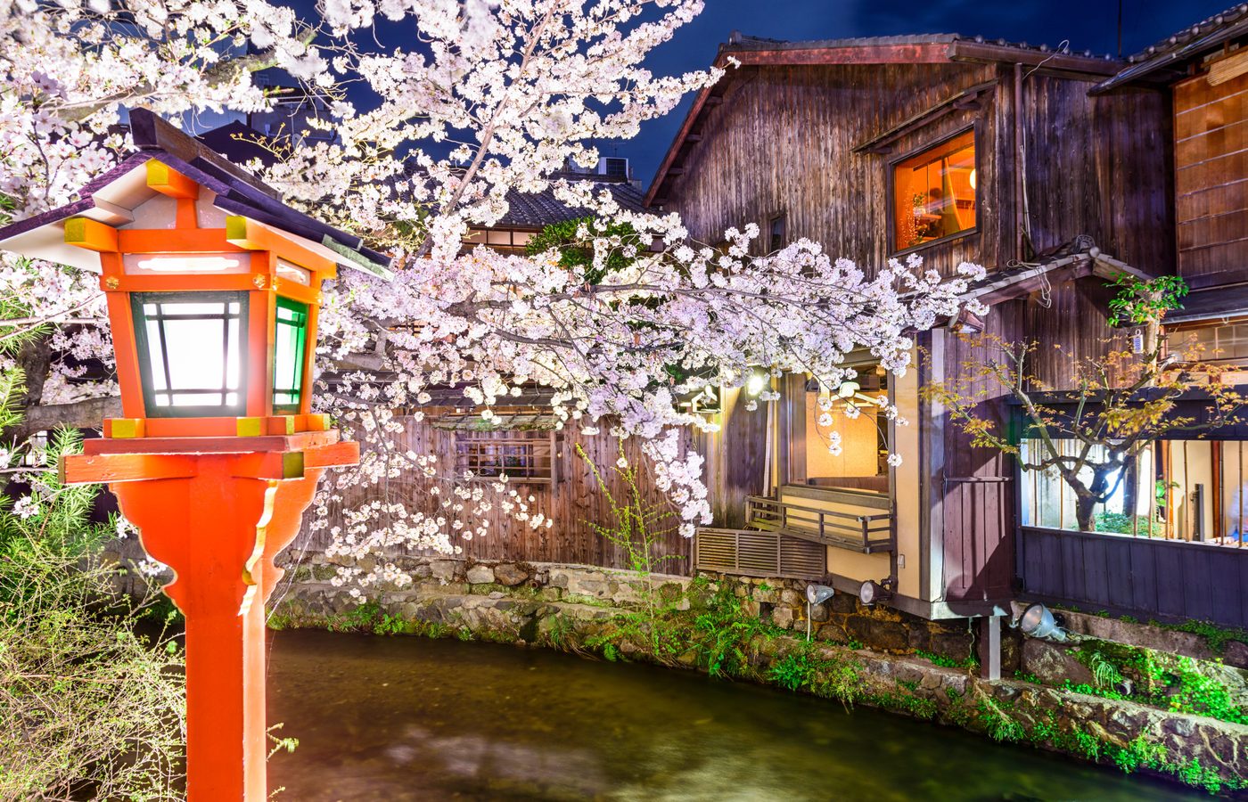 1. Gion地区：生きた歴史を歩く