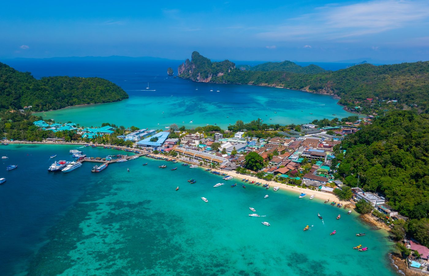 1. 隠れた絶景を発見：Phang Nga Bayとビッグボートでのカヌー体験