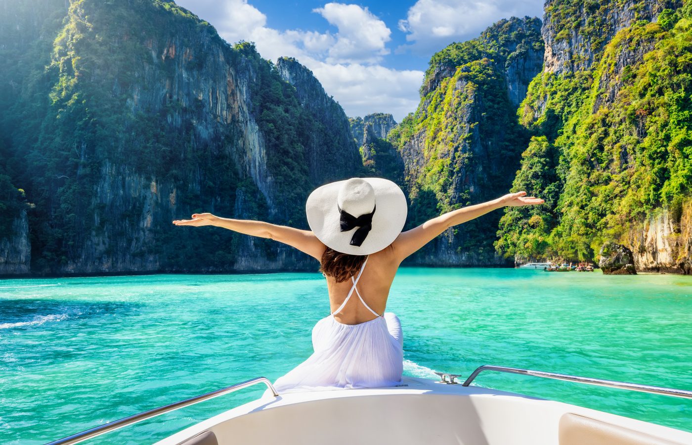 3. 世界的に有名な伝説：Phi Phi IslandsとMaya Bayを巡る終日エクスカーション