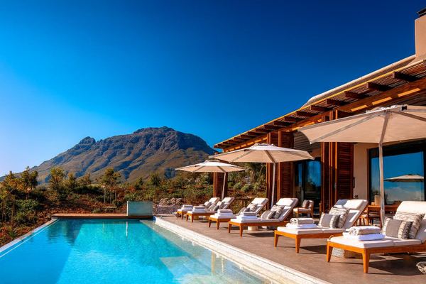 Private wine tour in Stellenbosch and Franschhoek with Hotel Pickup