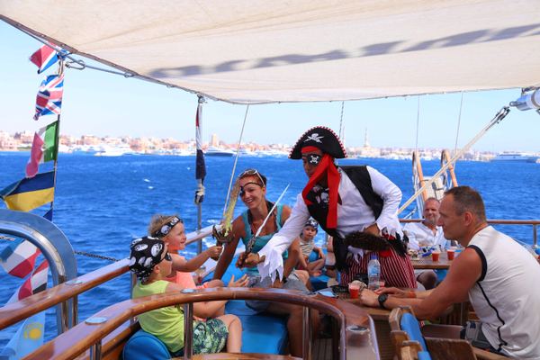 Sailing to Orange Bay from Hurghada with Hotel Pickup